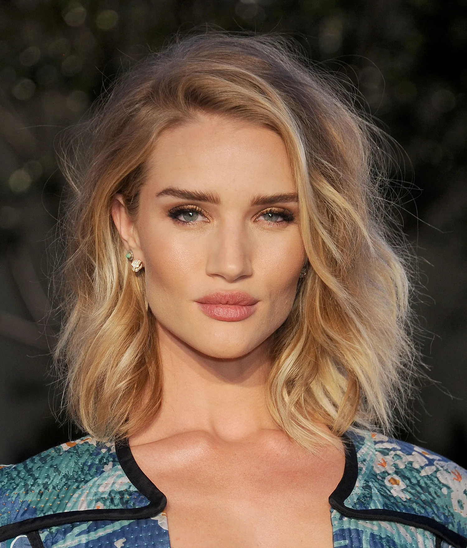 17 Best Short Haircuts For Round Faces